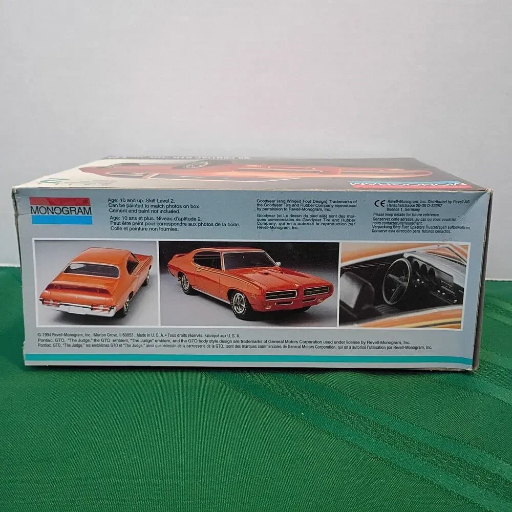 Monogram Model Kit '69 Pontiac GTO 